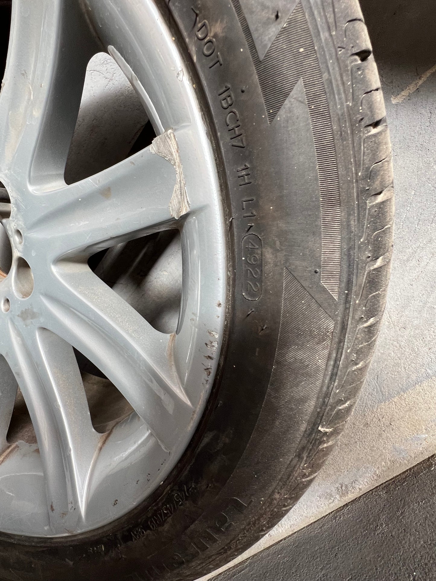 طقم جنط مقاس ١٩ بكاوتش كامل