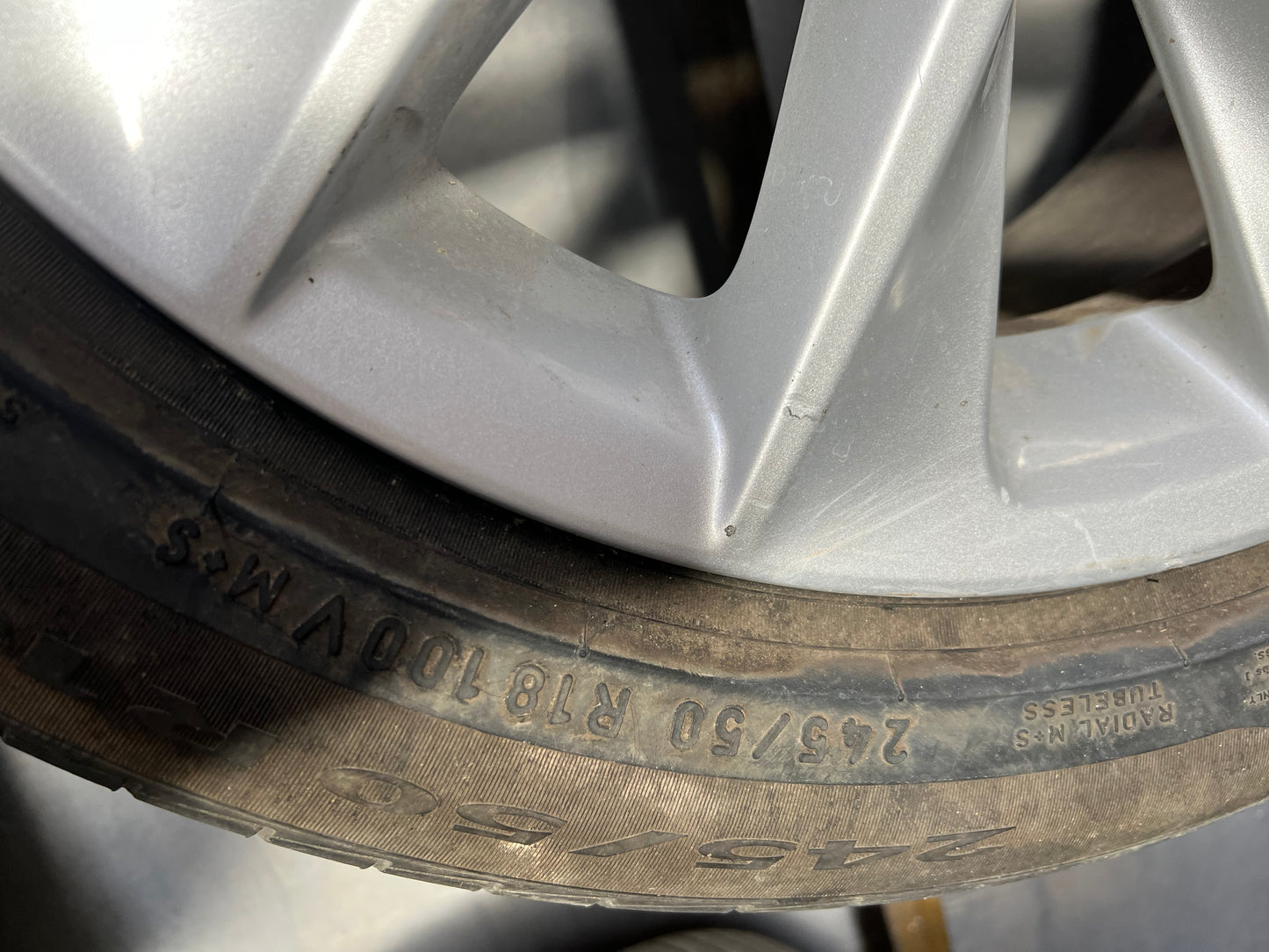 طقم جنط كامل بكاوتش مقاس ١٨