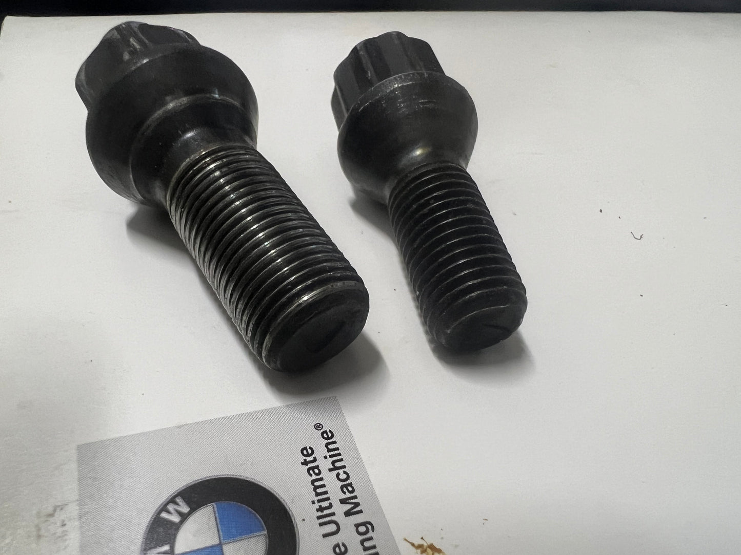 مسمار جنط رفيع او تخين أصلي