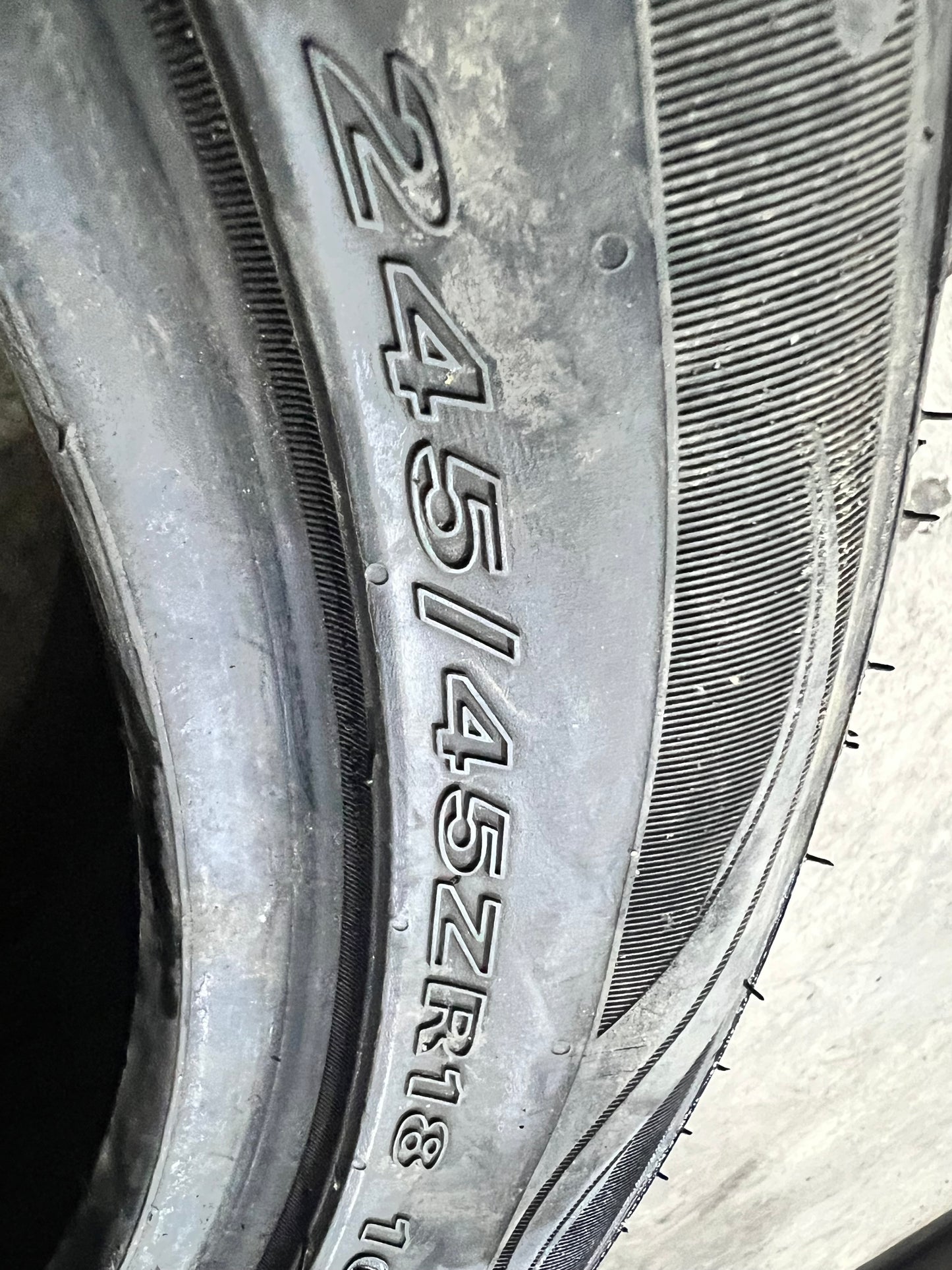 كاوتش مقاس ١٨ 245/45