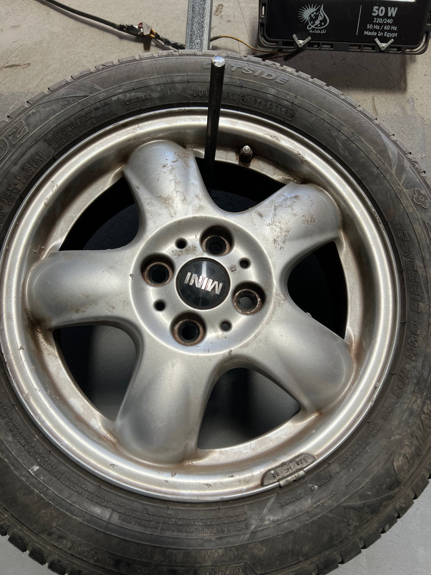 طقم جنط بكاوتش مقاس ١٥ ميني كوبر r56 r53