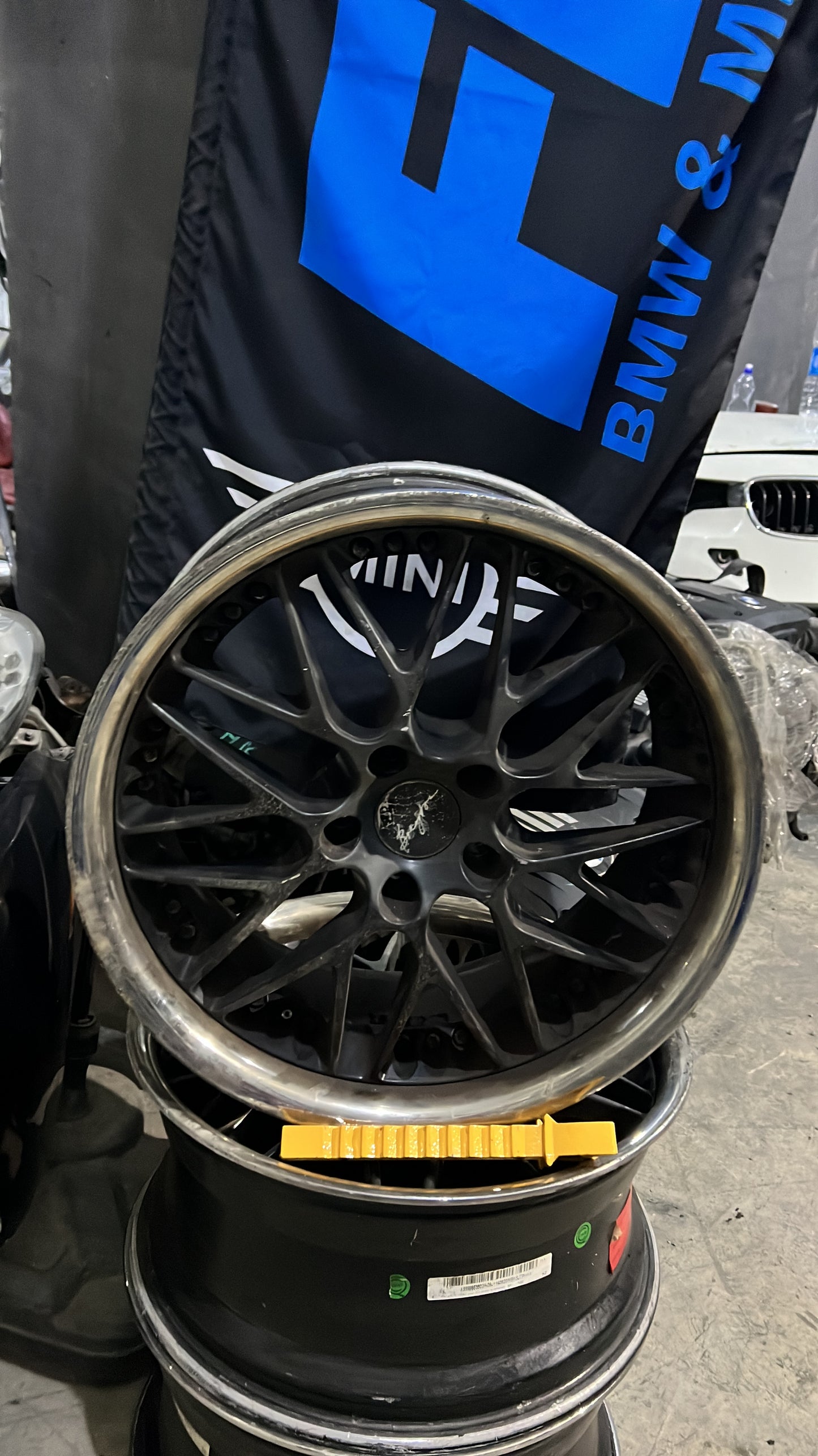 طقم جنط حالة الزيرو  مقاس ١٩ الماني اصلي