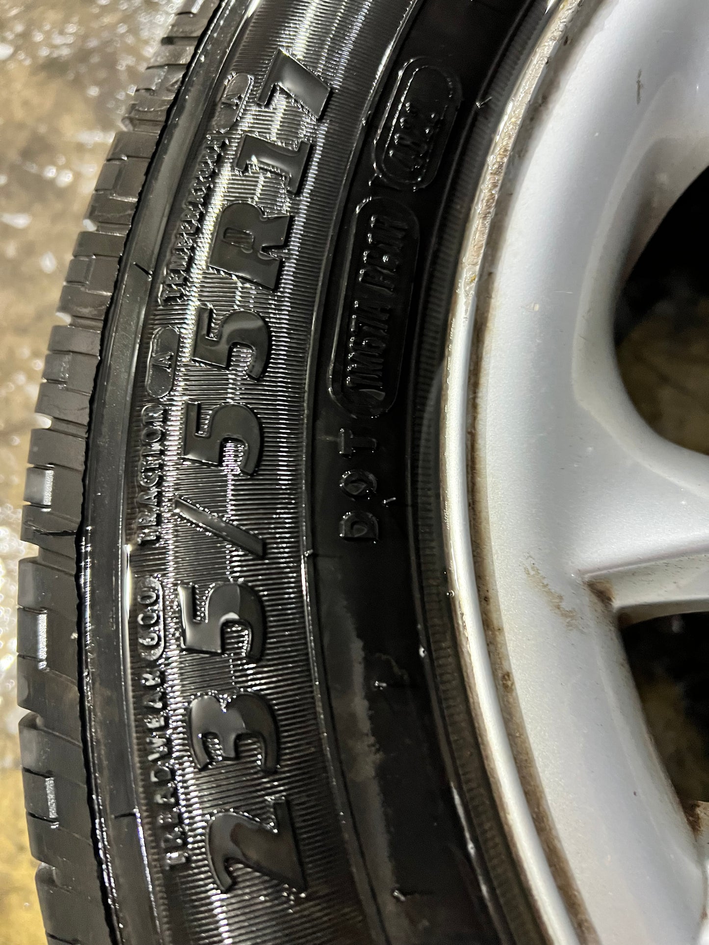 كاوتش  مقاس ١٧  235/55