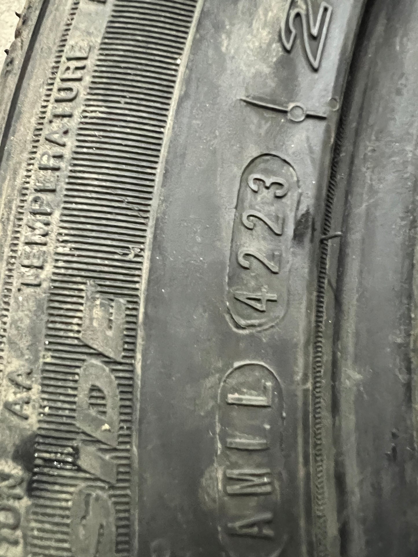 كاوتش مقاس ١٨ 245/45