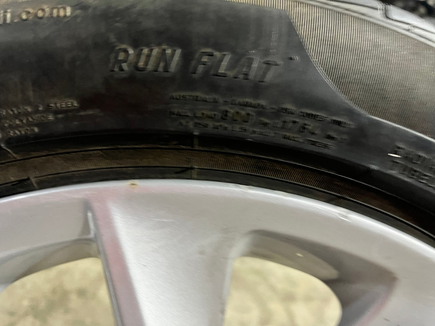 كاوتش ران فلات حالة الزيرو مقاس ١٨  ٢٤٥/٥٠